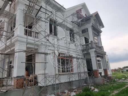 thi công trọn gói biệt thự 2 tầng tân cổ điển mái thái ở Long An M274