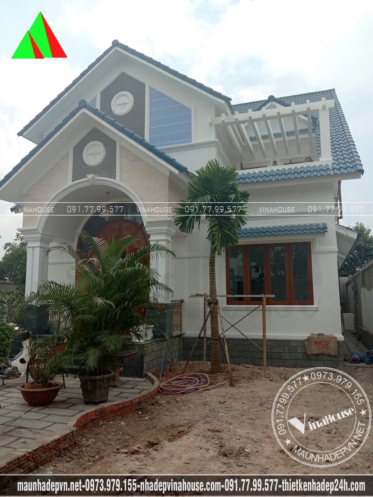 Hình ảnh đã hoàn thiện, đang làm sân vườn